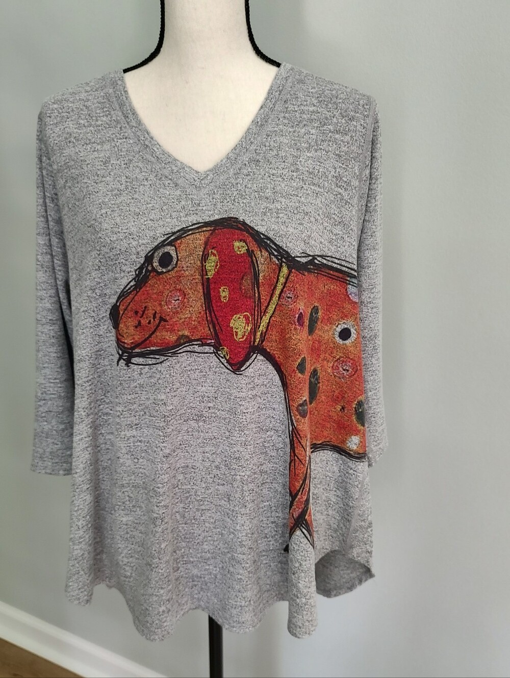 Inoah Clifford the Dog Top Novelty Whimsical Gray V-Neck XL